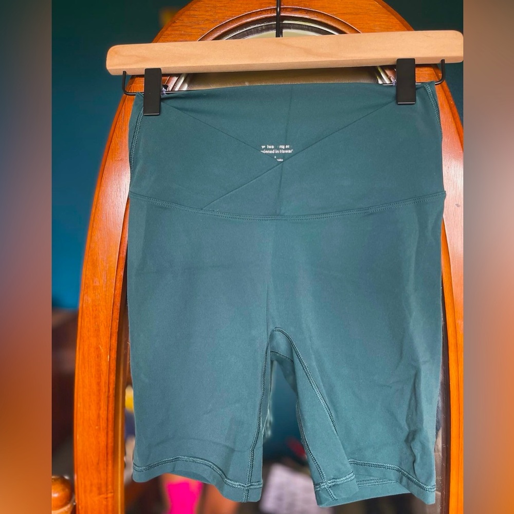 ʻIwa Company Cross Band Biker Shorts